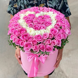 Сердце из 101 розовой розы