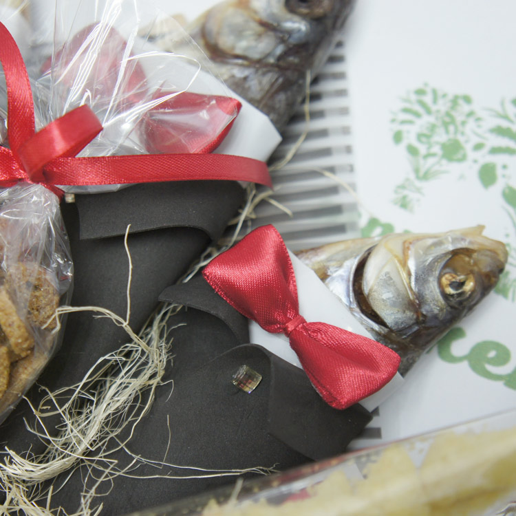 Букет из рыбы в смокингах (приближенный вид)